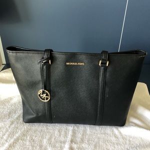 Black Michael Kors tote